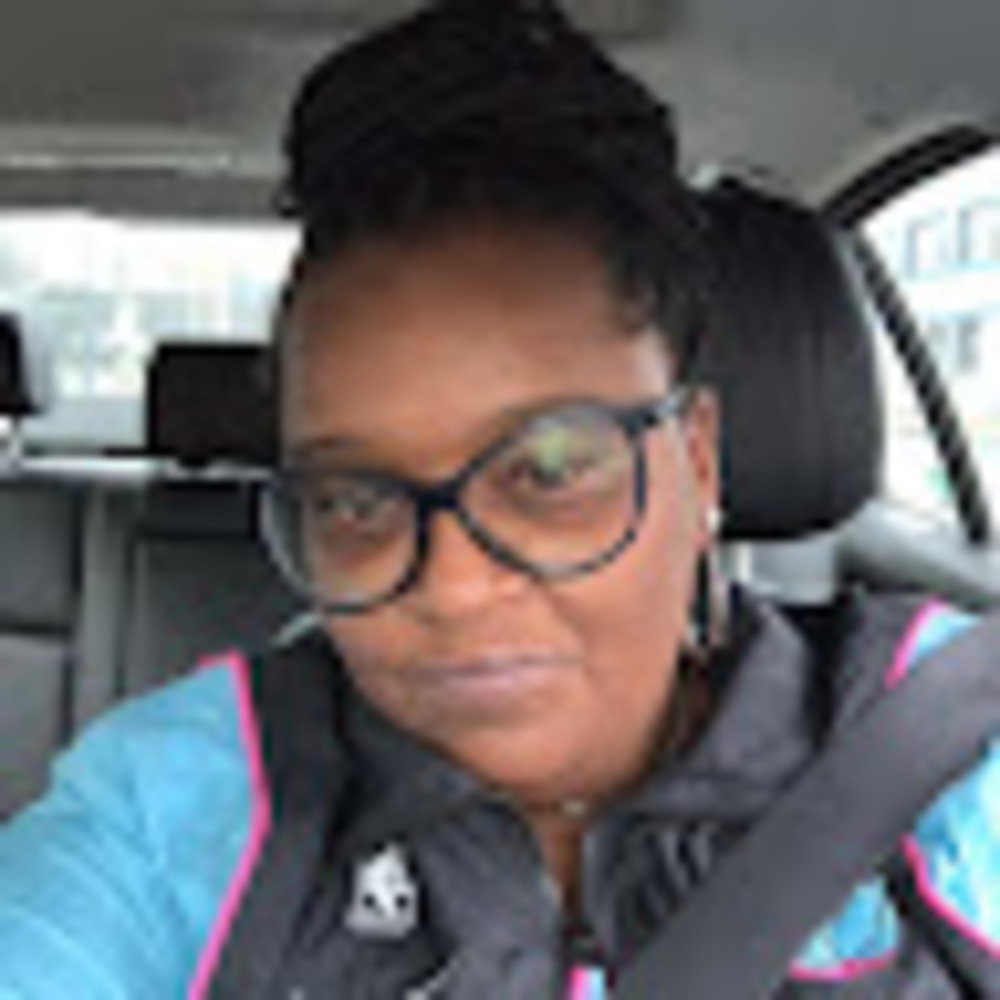 Meet your Posher, Stephanie
